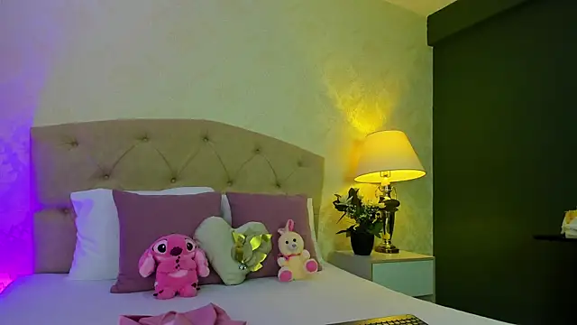 Mia Montess online show from 04/08/26, 01:11