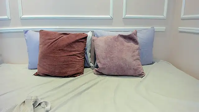 Lucy Canel online show from 01/10/26, 07:26