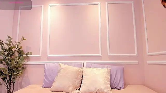 Lucy Canel online show from 02/06/26, 07:39