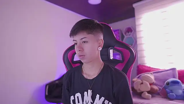 tommy blue online show from 03/11/25, 12:50