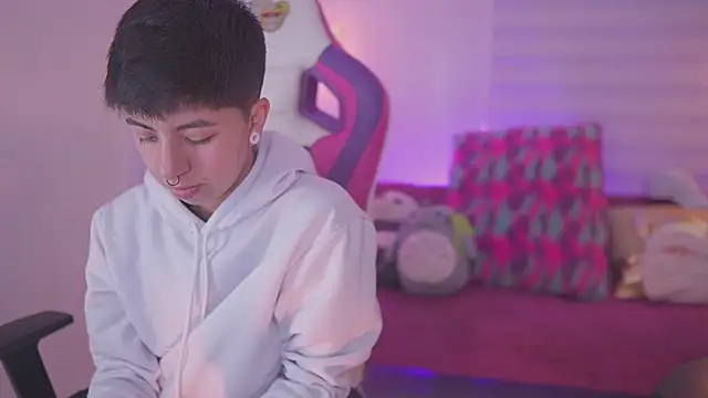 tommy blue online show from 11/10/25, 12:37