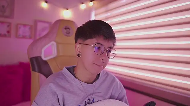 tommy blue online show from 04/13/26, 12:32