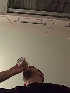 Snapshot of Maxpeins chatting on 02/28/26, 11:50 Maxpeins online show from 02/28/26, 11:50