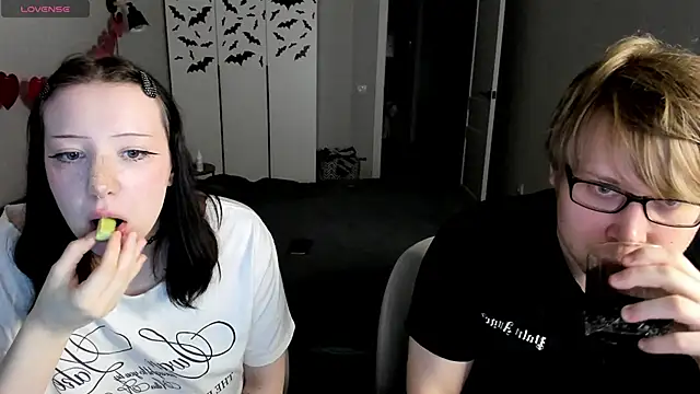 JayMollyy online show from 04/17/26, 03:37