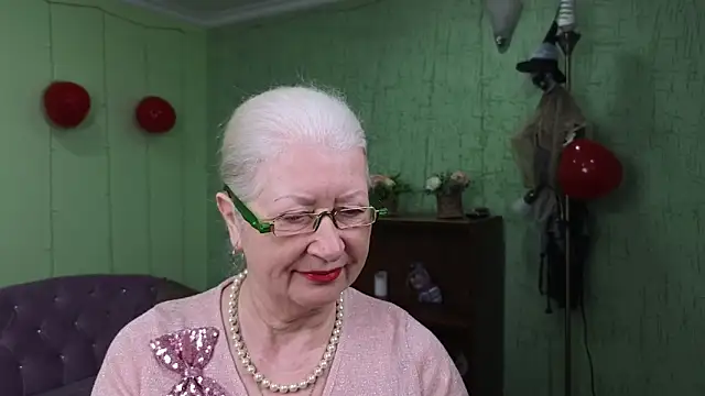 Maya Mayflower online show from 03/10/25, 06:16