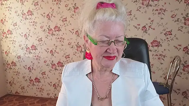 Maya Mayflower online show from 10/03/25, 03:58