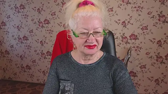 Maya Mayflower online show from 10/27/25, 04:05