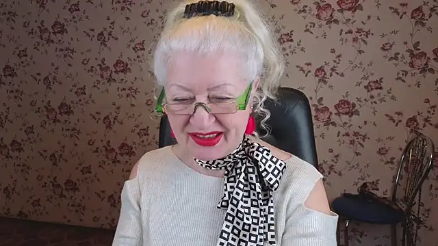 Maya Mayflower online show from 12/21/25, 03:24