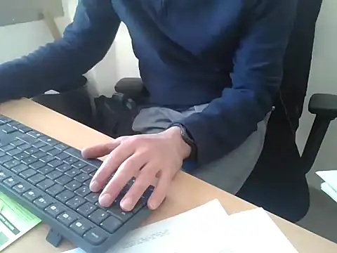 Snapshot of GM51-1988 chatting on 03/17/25, 03:29 GM51-1988 online show from 03/17/25, 03:29