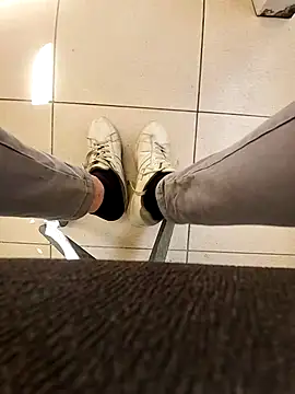 Snapshot of GM51-1988 chatting on 03/18/25, 06:37 GM51-1988 online show from 03/18/25, 06:37