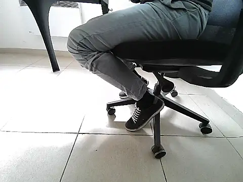 Snapshot of GM51-1988 chatting on 09/12/25, 01:33 GM51-1988 online show from 09/12/25, 01:33