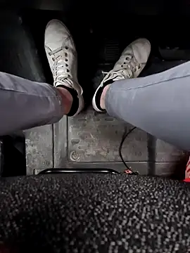 Snapshot of GM51-1988 chatting on 09/24/25, 04:32 GM51-1988 online show from 09/24/25, 04:32