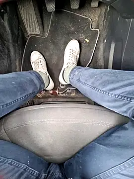 Snapshot of GM51-1988 chatting on 10/06/25, 10:23 GM51-1988 online show from 10/06/25, 10:23