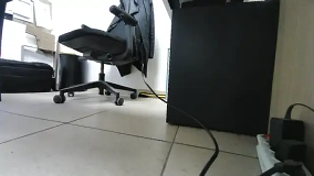 Snapshot of GM51-1988 chatting on 10/27/25, 04:22 GM51-1988 online show from 10/27/25, 04:22