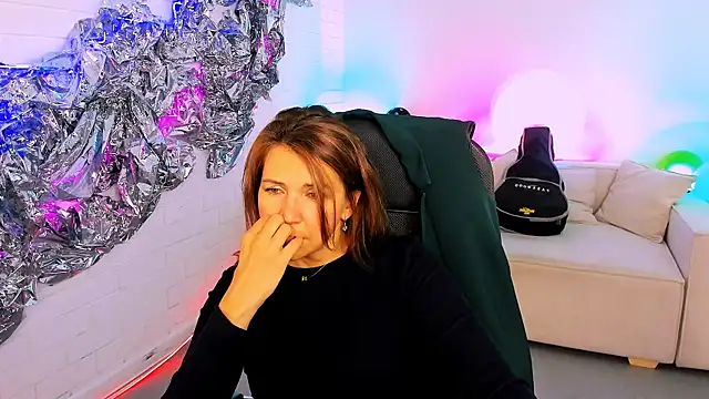 NicoleHitman online show from 09/09/25, 05:29