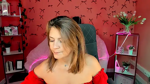 NicoleHitman online show from 09/18/25, 05:20