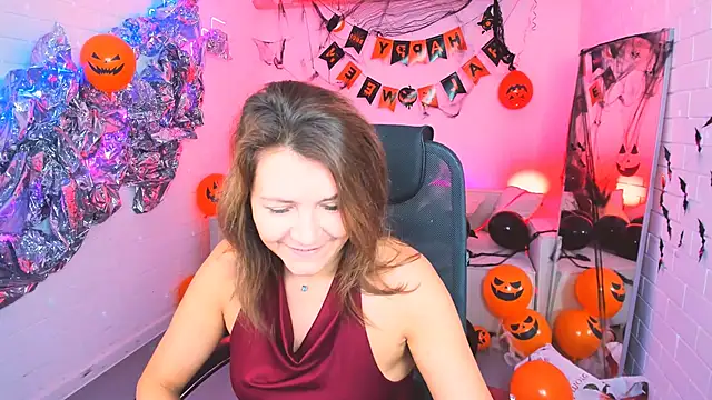 NicoleHitman online show from 10/24/25, 05:26