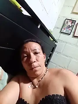 Snapshot of Antonela45 chatting on 06/19/26, 12:48 Antonela45 online show from 06/19/26, 12:48