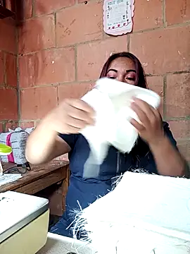 isis milove online show from 03/12/26, 02:01