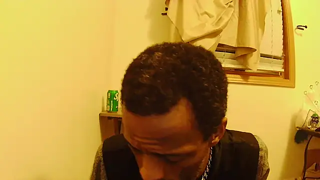 Snapshot of BadazzRXL chatting on 11/28/25, 02:47 BadazzRXL online show from 11/28/25, 02:47