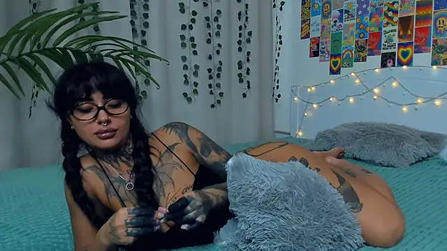 CharimgSabrina online show from 11/08/25, 06:24