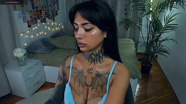 CharimgSabrina online show from 11/28/25, 06:16