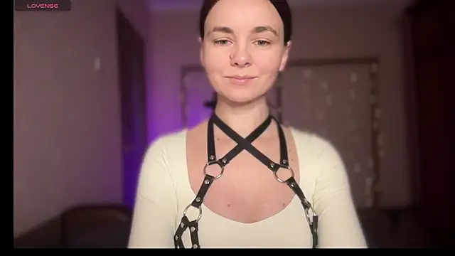 lanaloulou online show from 09/28/25, 02:06