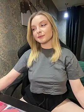 Snapshot of Lina_ly chatting on 03/08/25, 08:03 Lina ly online show from 03/08/25, 08:03