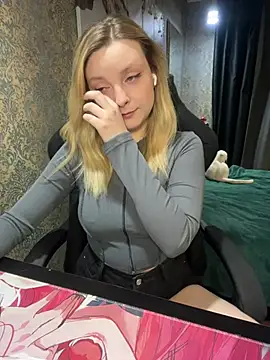 Snapshot of Lina_ly chatting on 03/21/25, 08:08 Lina ly online show from 03/21/25, 08:08