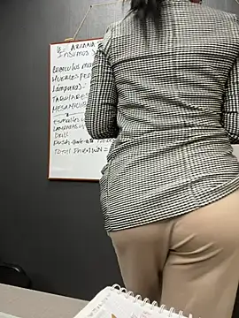 Ariana Rodriguez online show from 03/17/25, 08:40