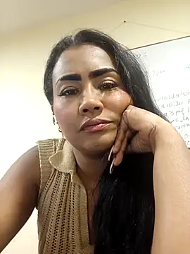 Snapshot of Ariana_Rodriguez chatting on 04/28/26, 02:55 Ariana Rodriguez online show from 04/28/26, 02:55