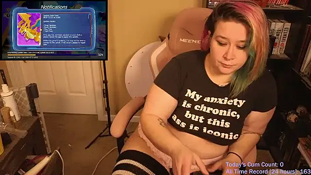 Snapshot of VioletNova chatting on 01/08/26, 01:13 VioletNova online show from 01/08/26, 01:13