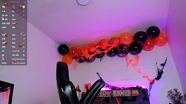 Ayliinn  online show from 10/24/25, 04:20