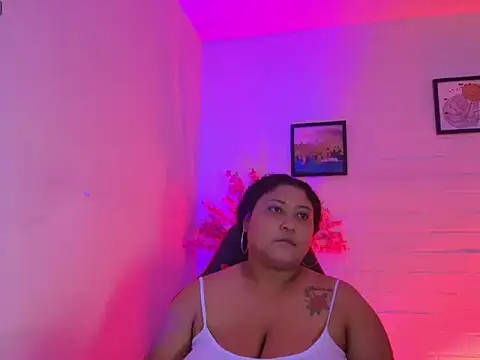 Snapshot of Ayliinn_ chatting on 07/10/26, 12:37 Ayliinn online show from 07/10/26, 12:37