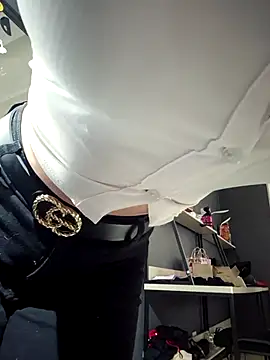 Isabella Varella online show from 09/12/25, 01:22