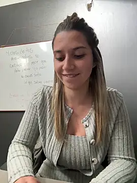 Snapshot of Isabella_Varella chatting on 02/11/26, 12:32 Isabella Varella online show from 02/11/26, 12:32