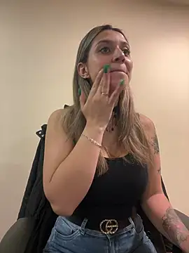 Snapshot of Isabella_Varella chatting on 02/25/26, 12:59 Isabella Varella online show from 02/25/26, 12:59