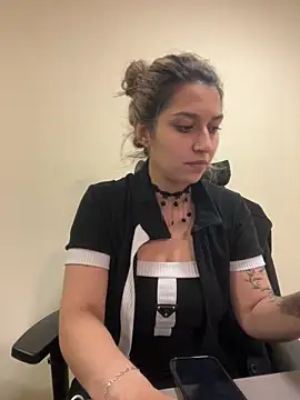 Snapshot of Isabella_Varella chatting on 03/02/26, 12:23 Isabella Varella online show from 03/02/26, 12:23