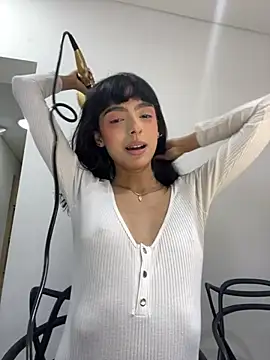 ZaraLuuv online show from 09/28/25, 04:56