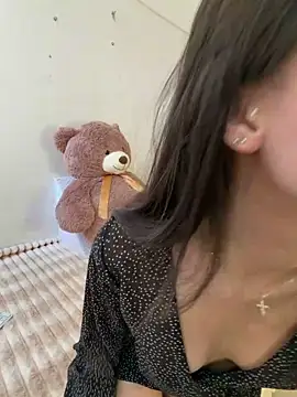 ZaraLuuv online show from 02/17/26, 06:03