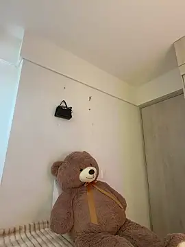 ZaraLuuv online show from 04/15/26, 06:04