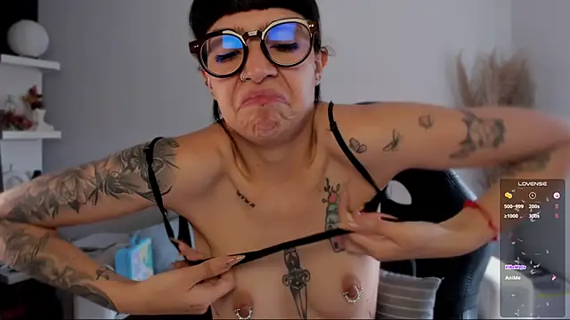 Saraa Desiree online show from 01/10/26, 04:42