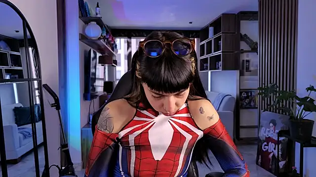 Saraa Desiree online show from 04/07/26, 02:17