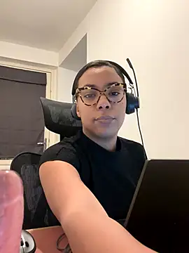 Melia Rayne online show from 12/03/25, 10:24