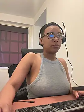 Melia Rayne online show from 04/08/26, 09:42