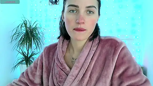 neferutt online show from 11/22/25, 01:10