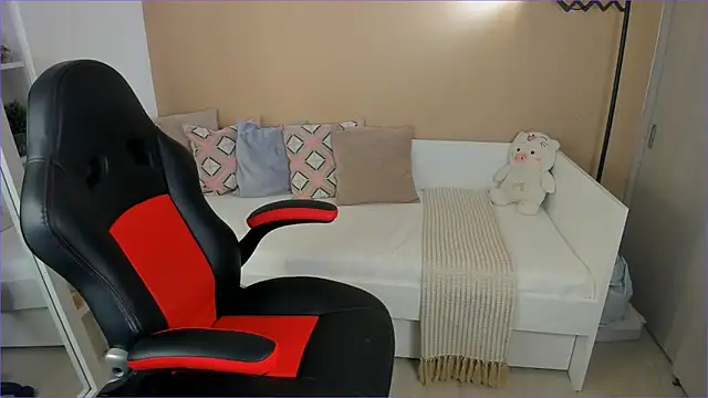 ValentinaMilann online show from 10/22/25, 10:20