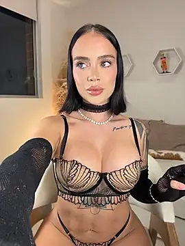 Snapshot of ValentinaMilann chatting on 07/11/26, 12:24 ValentinaMilann online show from 07/11/26, 12:24