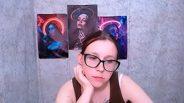 Snapshot of _MiraGold_ chatting on 11/13/25, 03:55 MiraGold online show from 11/13/25, 03:55