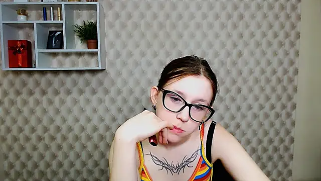 Snapshot of _MiraGold_ chatting on 11/14/25, 07:18 MiraGold online show from 11/14/25, 07:18